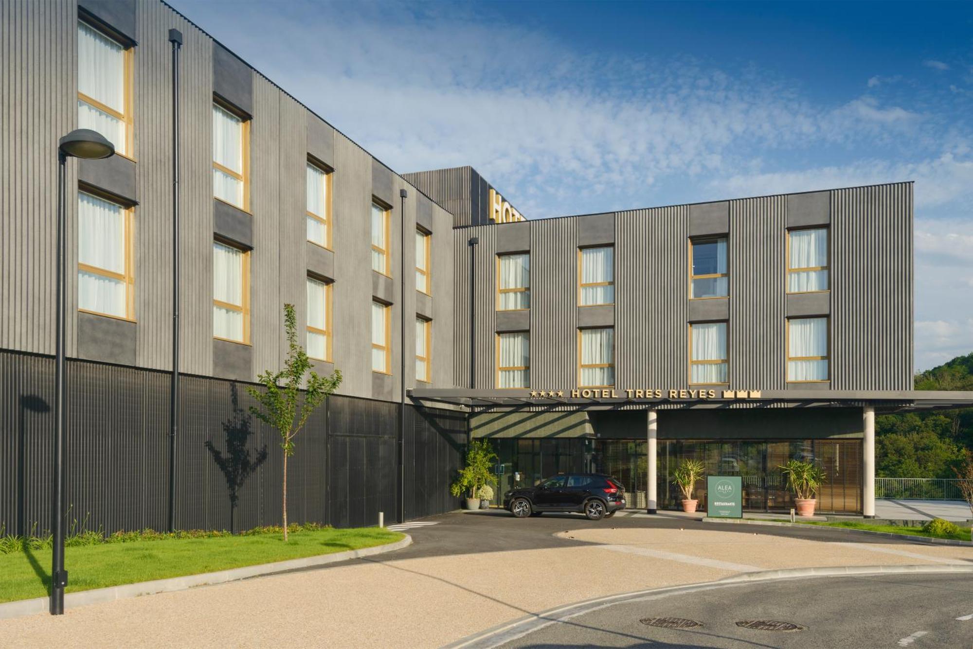 Hotel Tres Reyes San Sebastian Exterior photo